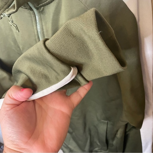 PUMA Green T7 ICONIC Regular Fit Sweatshirt - Picture 10 of 10